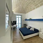 Sea View Teti & Apts Трапани