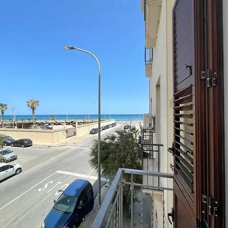 Sea View Teti & Apts 3* Трапани