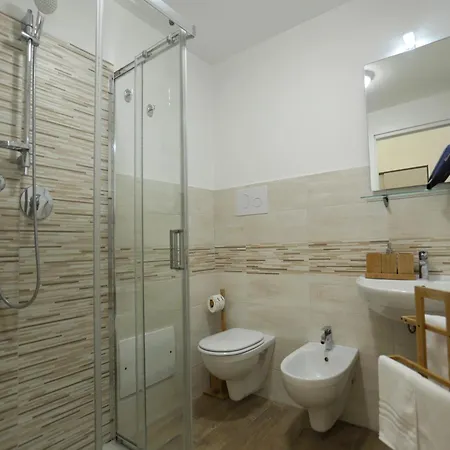 Alojamento de Acomodação e Pequeno-almoço Sea View Teti & Apts