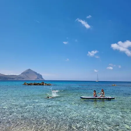 Bed & Breakfast Sea View Teti & Apts 2*